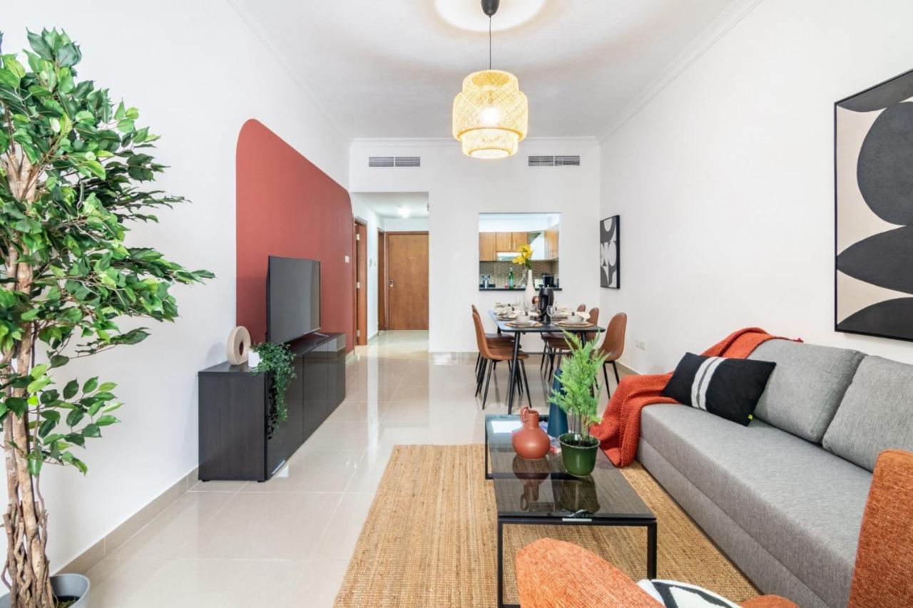 The Smart Concierge - Plaza Residences Дубай Екстериор снимка