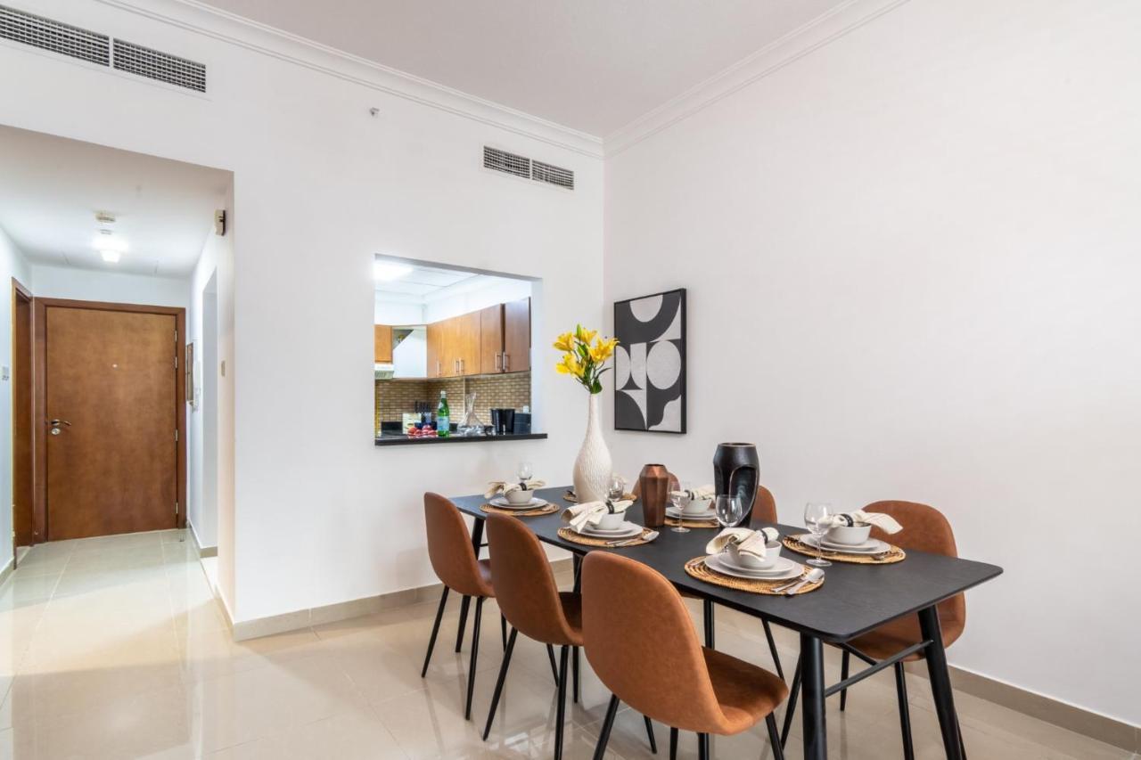 The Smart Concierge - Plaza Residences Дубай Екстериор снимка