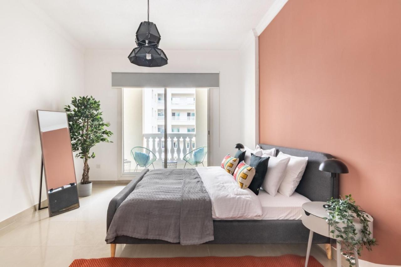 The Smart Concierge - Plaza Residences Дубай Екстериор снимка