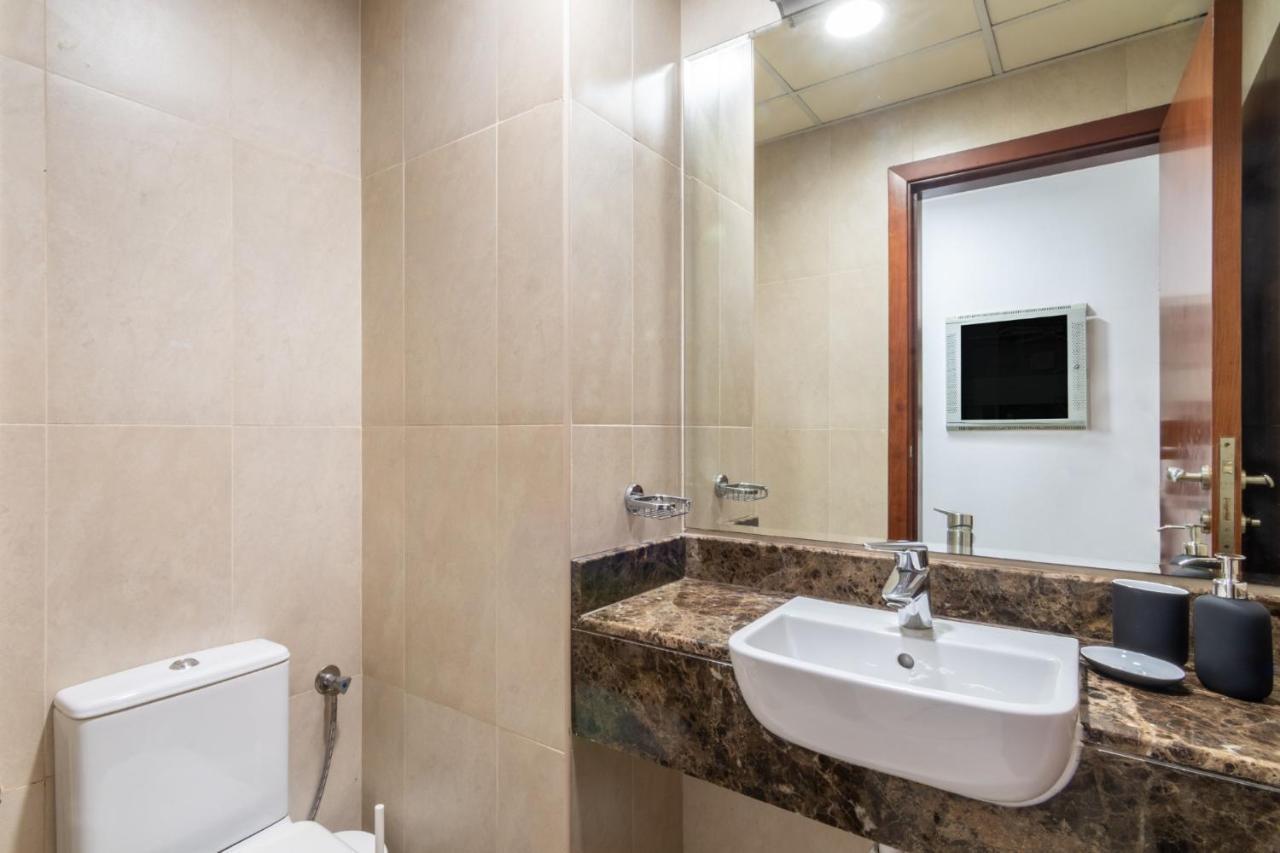 The Smart Concierge - Plaza Residences Дубай Екстериор снимка